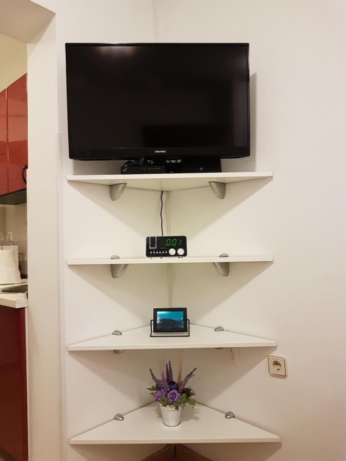 Luka Apartment *
